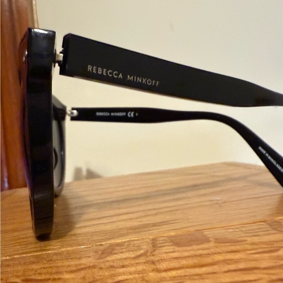 Rebecca Minkoff Patti Oversize Vintage Style Round Sunglasses - Picture 3 of 3